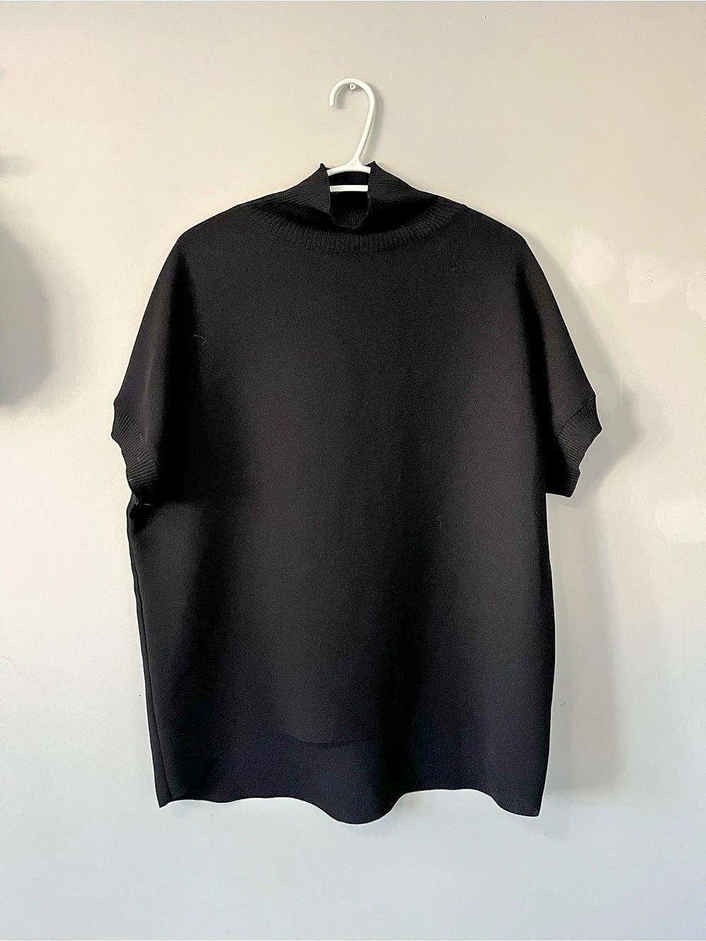 Vince Ribbed Collar Tunic in Black Size Small Like New basic minimal quiet luxur